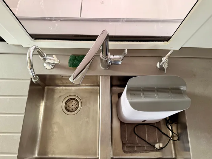 Cerebral Seabatical Yacht Photos Pics 