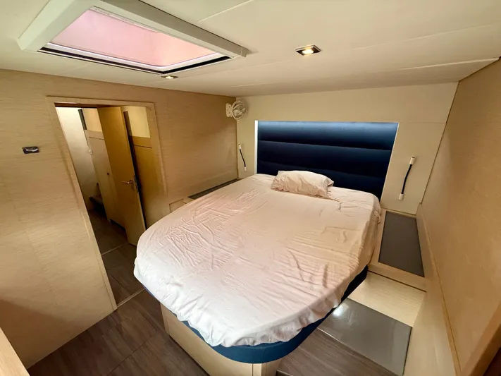 Cerebral Seabatical Yacht Photos Pics 