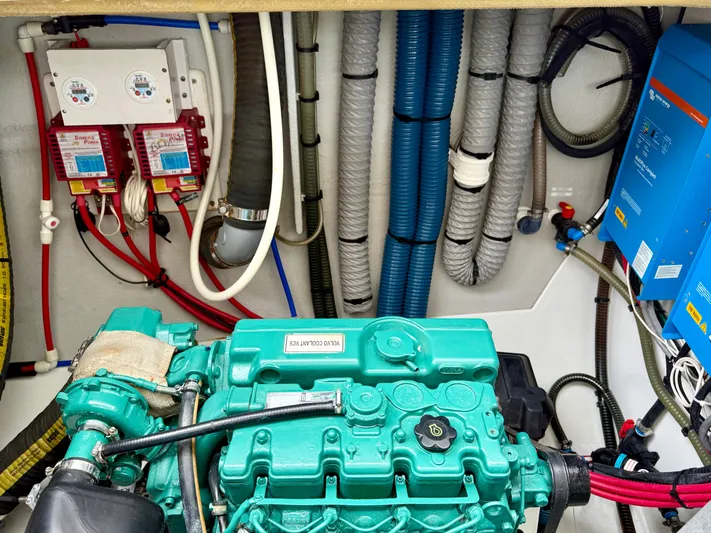 Cerebral Seabatical Yacht Photos Pics 