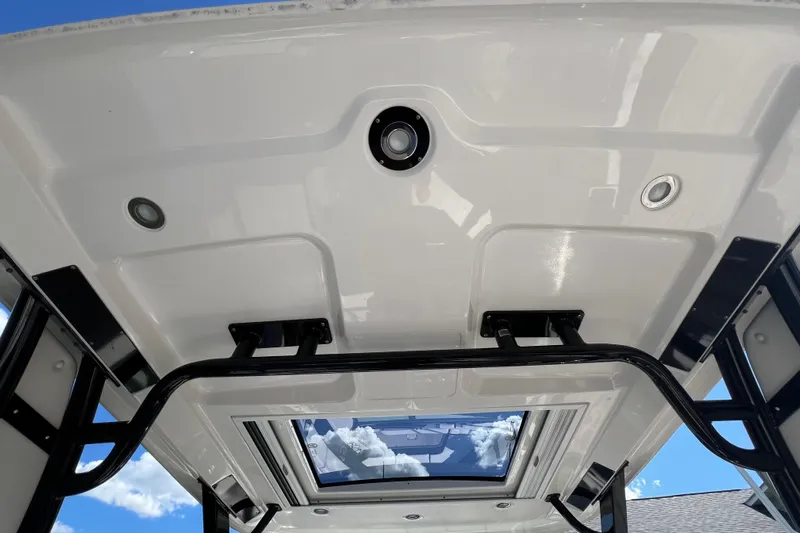  Yacht Photos Pics 2020 Chaparral 280 OSX boat roof with skylight and lighting fixtures.