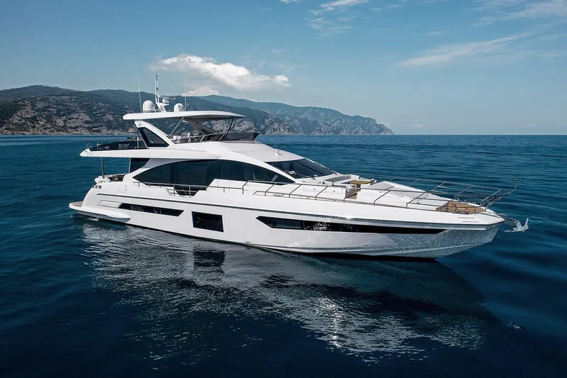 Yacht Photos Pics Manufacturer Provided Image