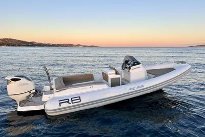2021 Renier R8