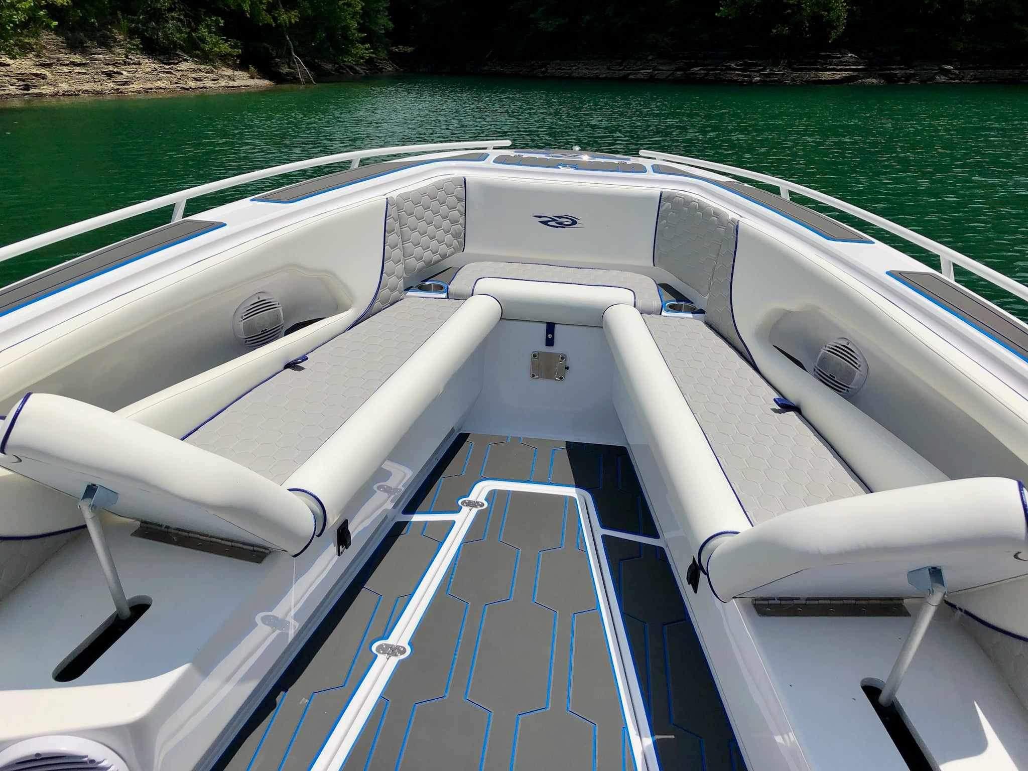 Yacht Boat Luxury Speed for RC Accessories Sail Inflatable Fishing Pool  Chairs Super Kitchen 24FT Sale Model Mast Party Yachts - China Speed Boat,  Yacht Accessories