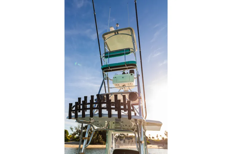 Toto II Yacht Photos Pics 2019 Mag Bay 33 CC boat tower against a clear blue sky.