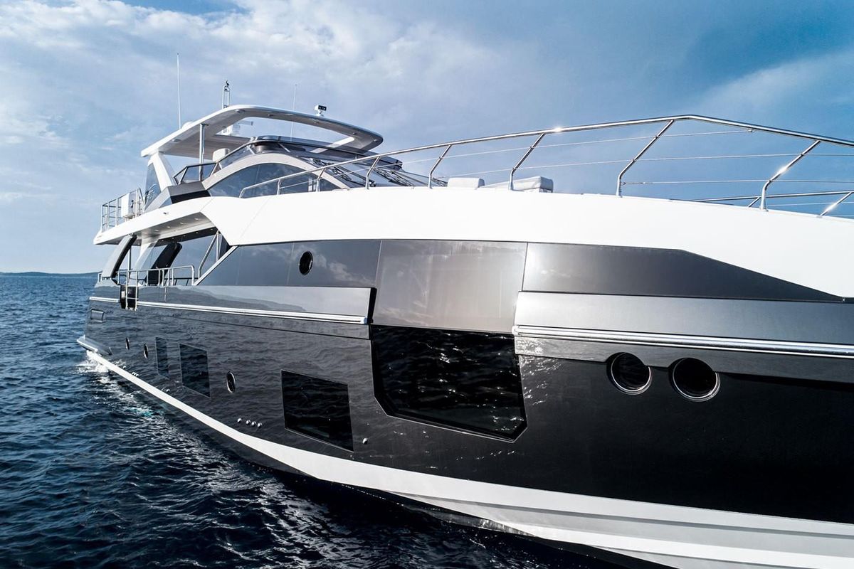 2022 Azimut 87 
