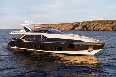 Yacht