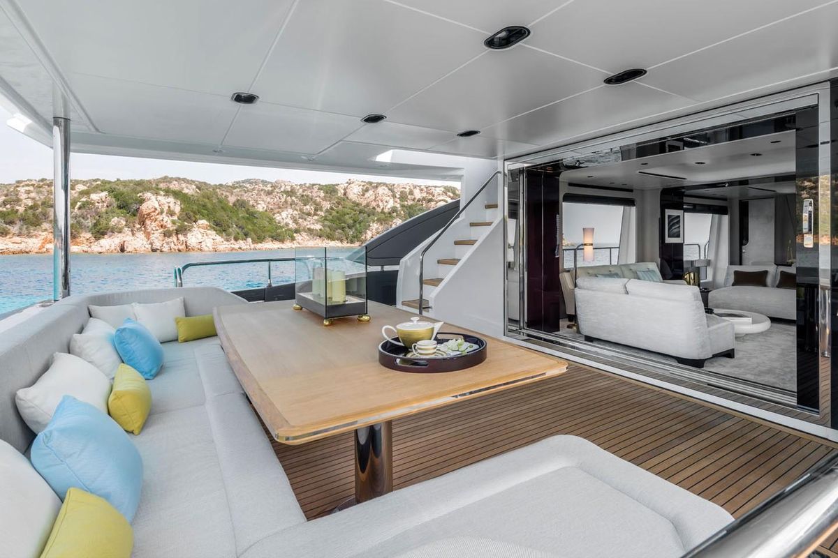 2022 Azimut 87 