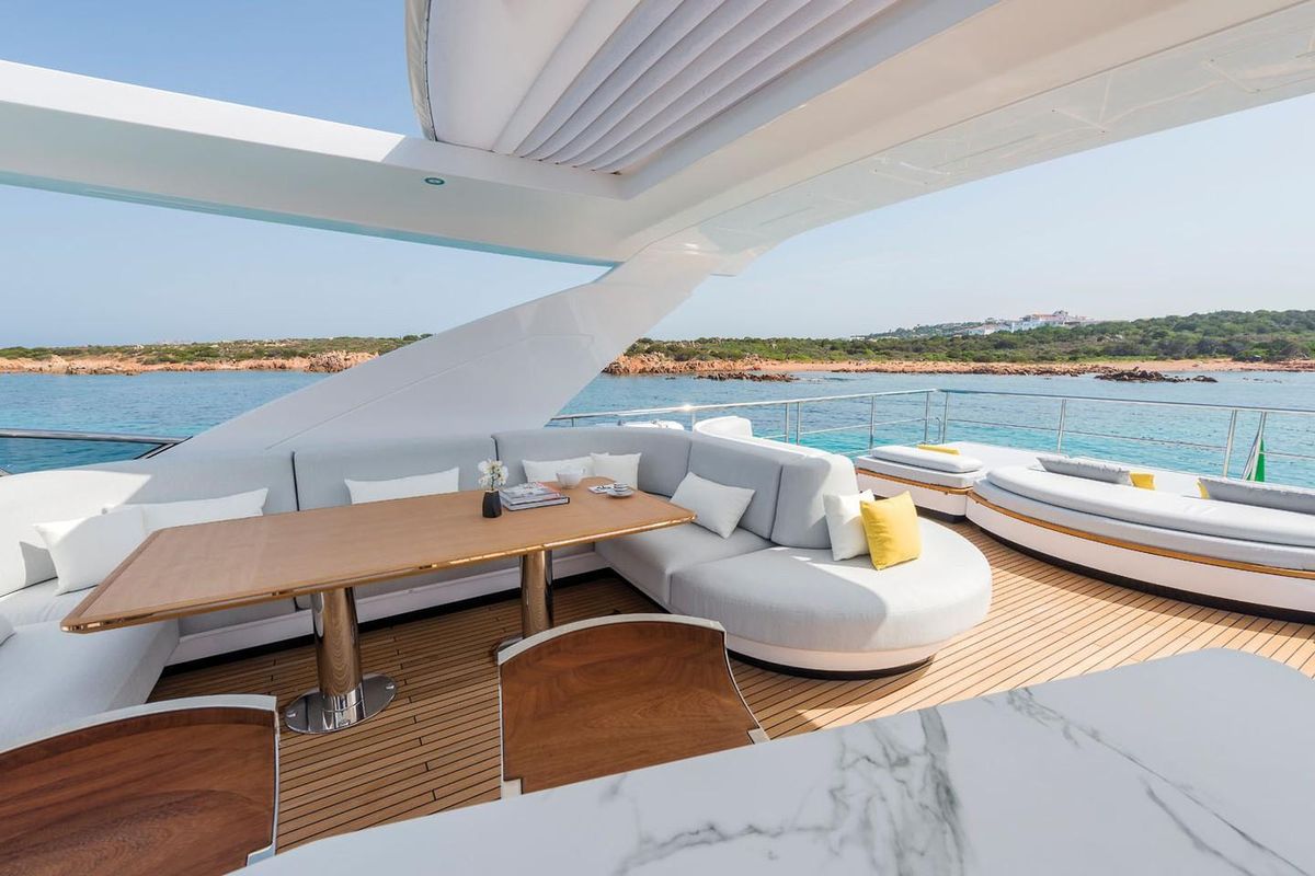 2022 Azimut 87 