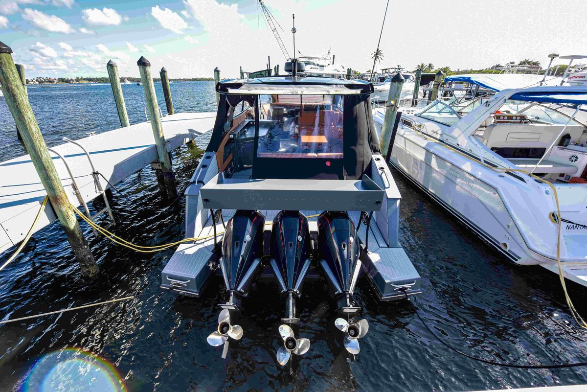 2021 Cruisers Yachts 42 