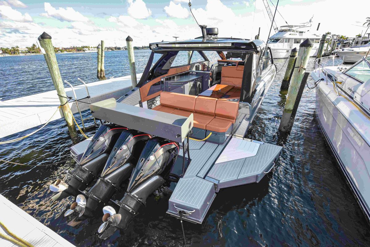 2021 Cruisers Yachts 42 