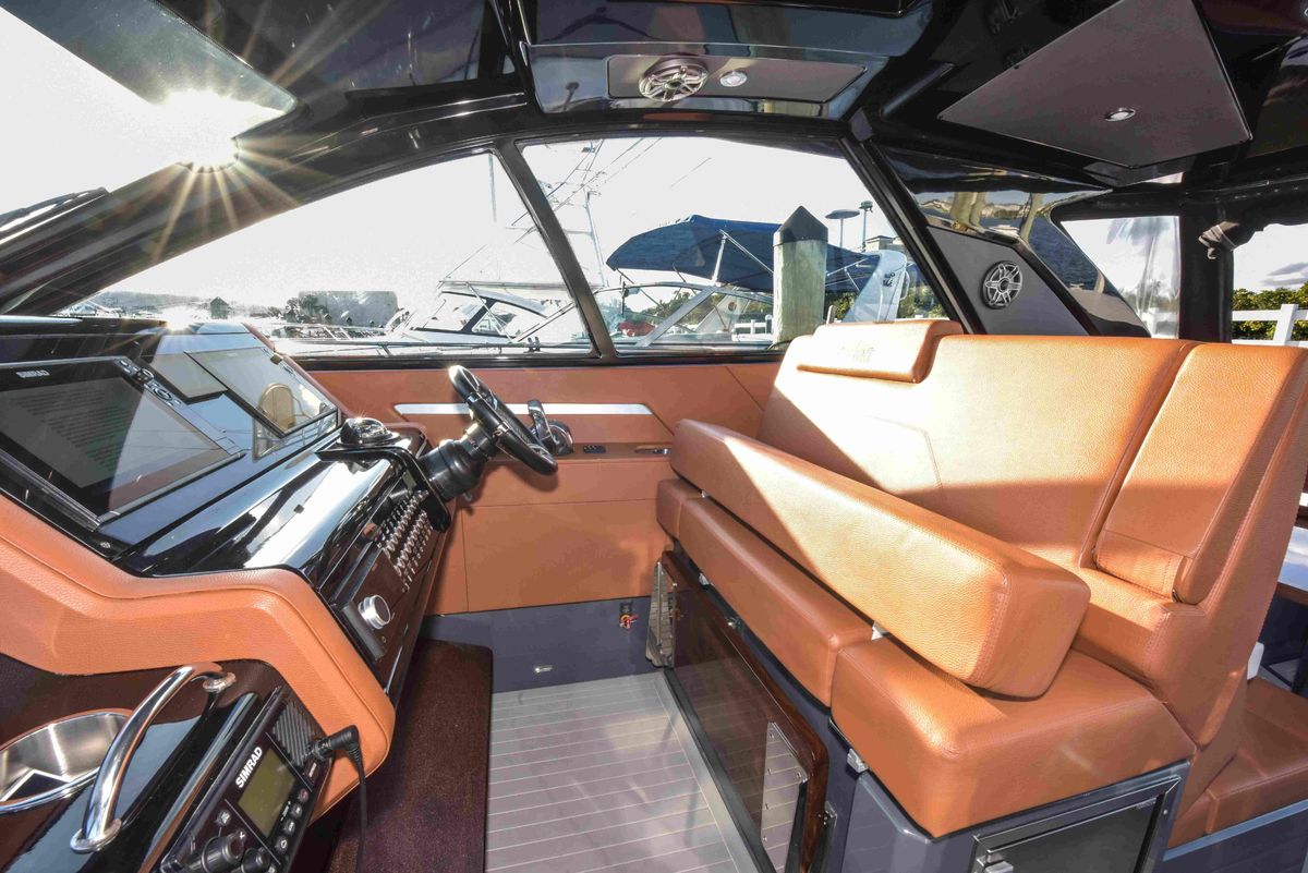 2021 Cruisers Yachts 42 