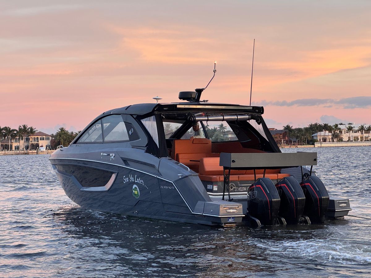 2021 Cruisers Yachts 42 