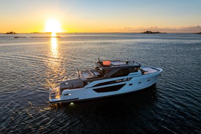 Yacht