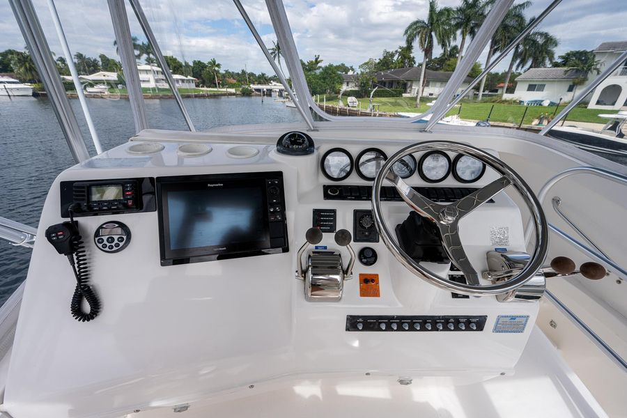 2006 Luhrs 36 Convertible