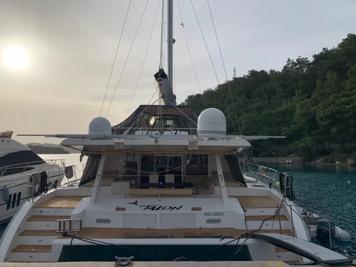 Talon Yacht Photos Pics 