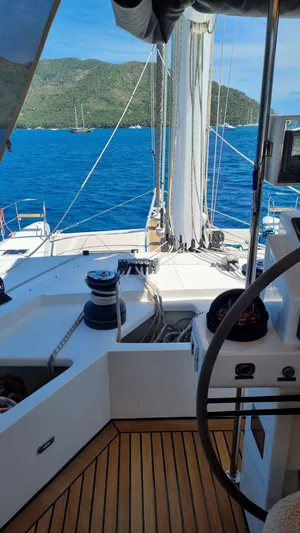 Talon Yacht Photos Pics 