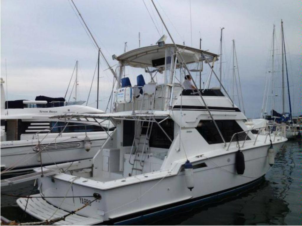 1992 Hatteras 43 (1 engine out of order)