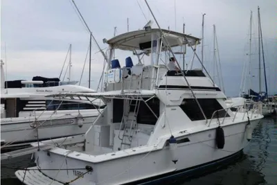 1992 Hatteras 43 (1 engine out of order)