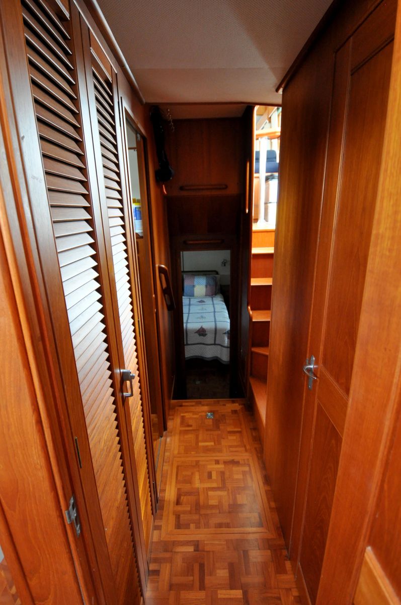 2000 Grand Banks 52 