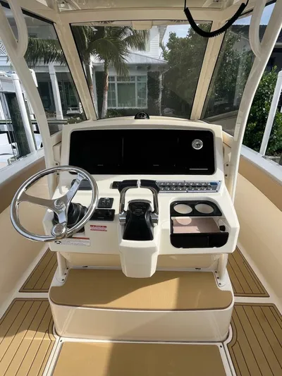 Outnumbered Yacht Photos Pics 