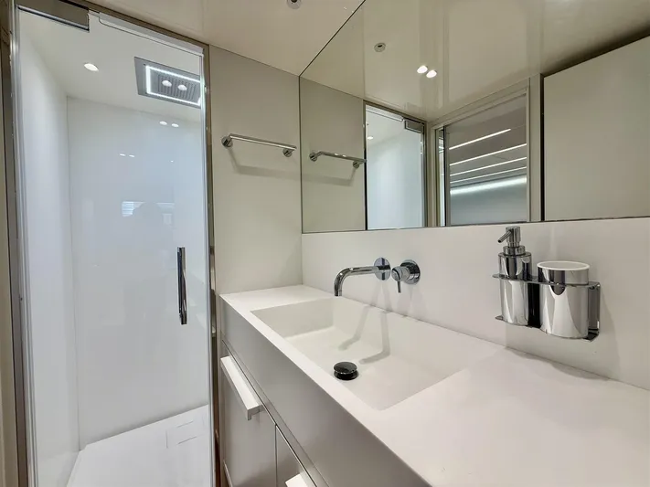  Yacht Photos Pics IMG_3492.jpeg