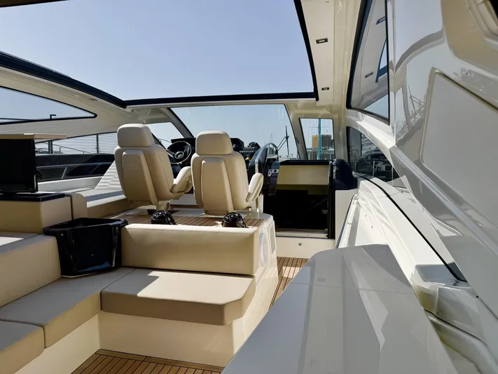  Yacht Photos Pics Cranchi 60 ST - Cockpit