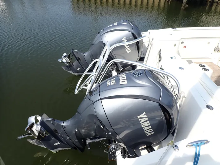 2022 World Cat 325 Dc Yacht Photos Pics Twin Yamaha outboard engines on a 2022 World Cat 325 DC boat.