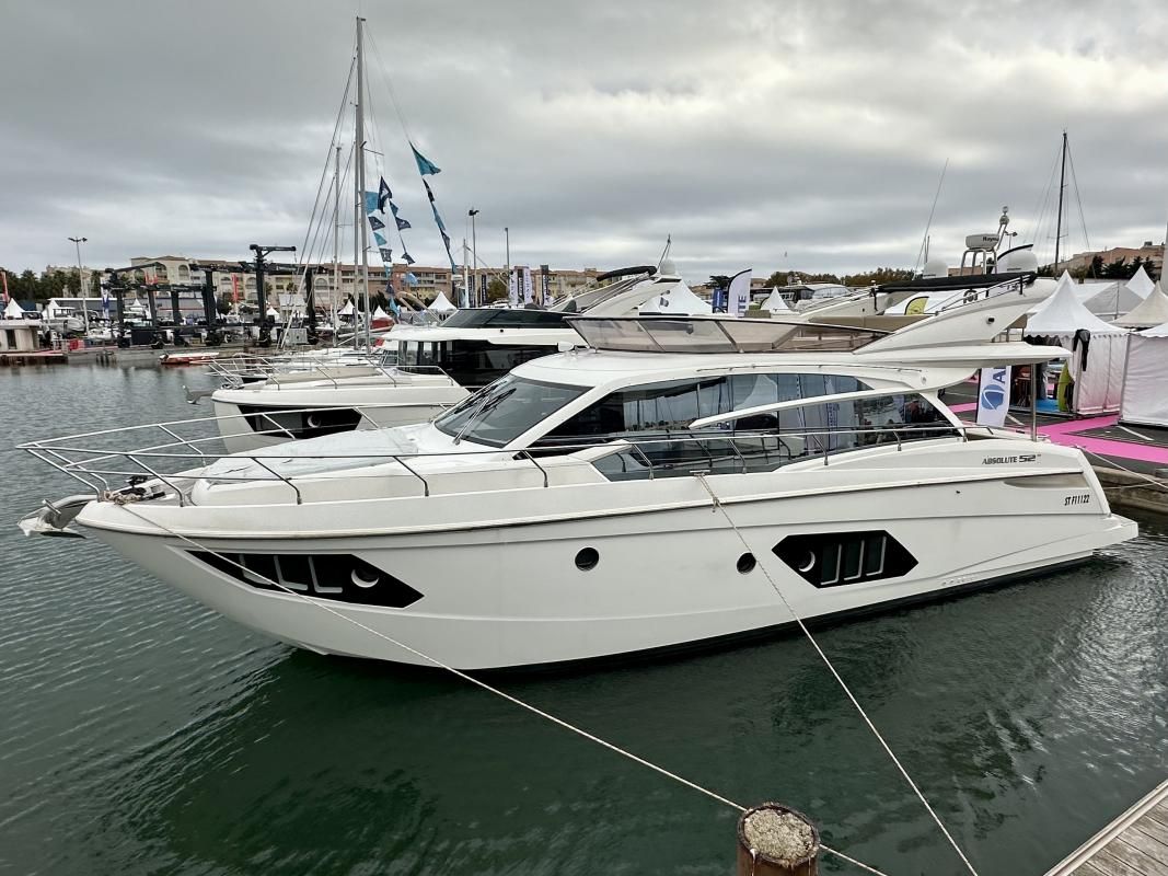 2014 Absolute 52 FLY