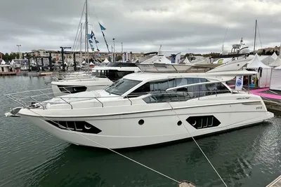 2014 Absolute 52 FLY