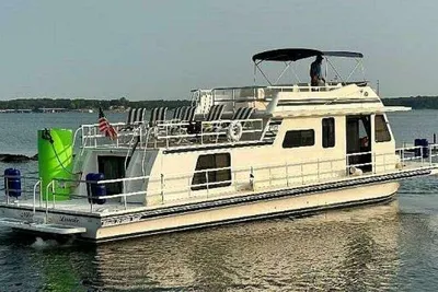 Gibson 50 Houseboat