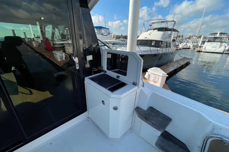  Yacht Photos Pics 2013 Sea Ray 510 Sundancer yacht with outdoor grill at marina.