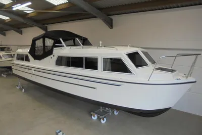 2023 Viking 32 Centre Cockpit