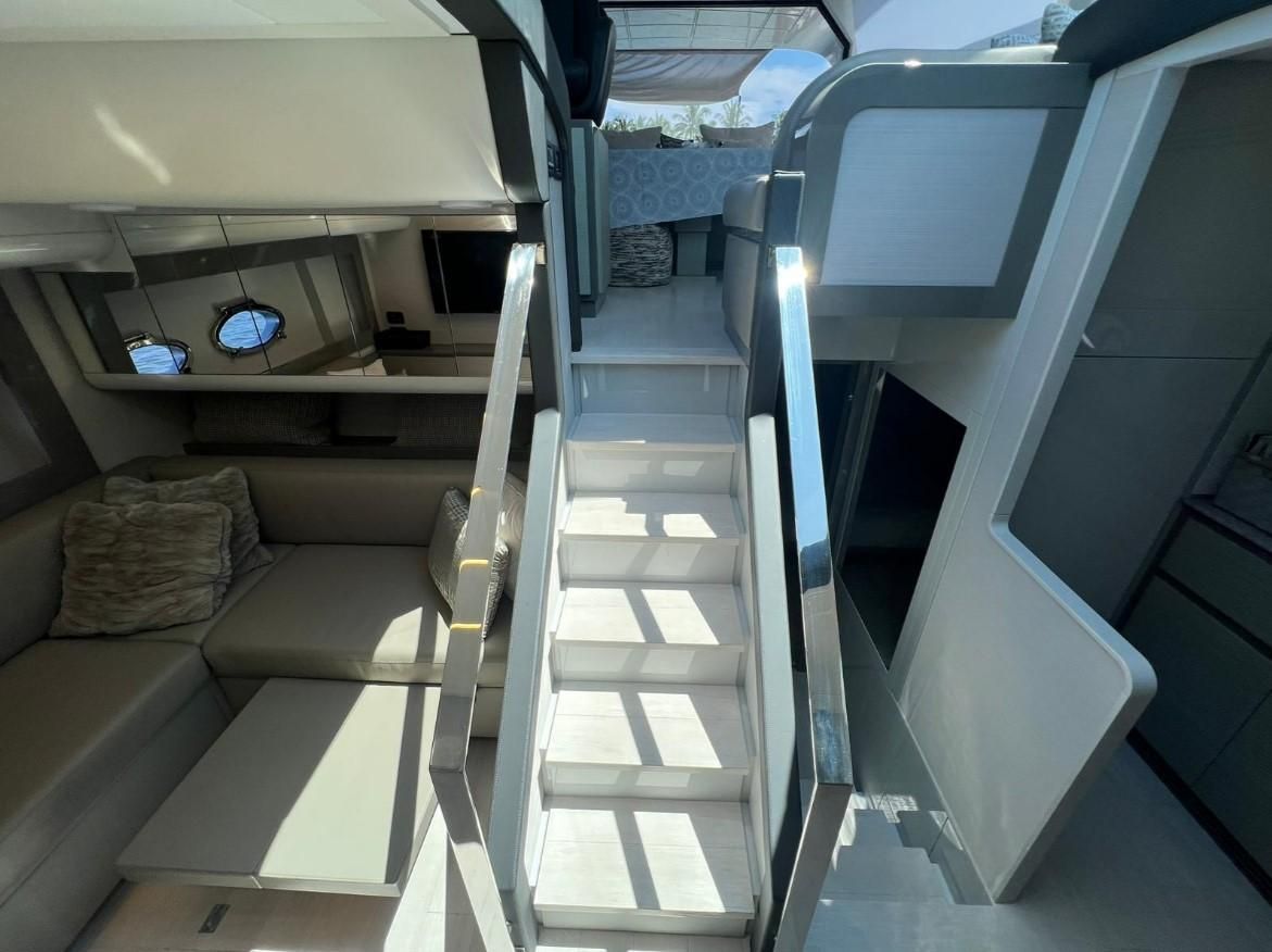 2018 Pershing 62 