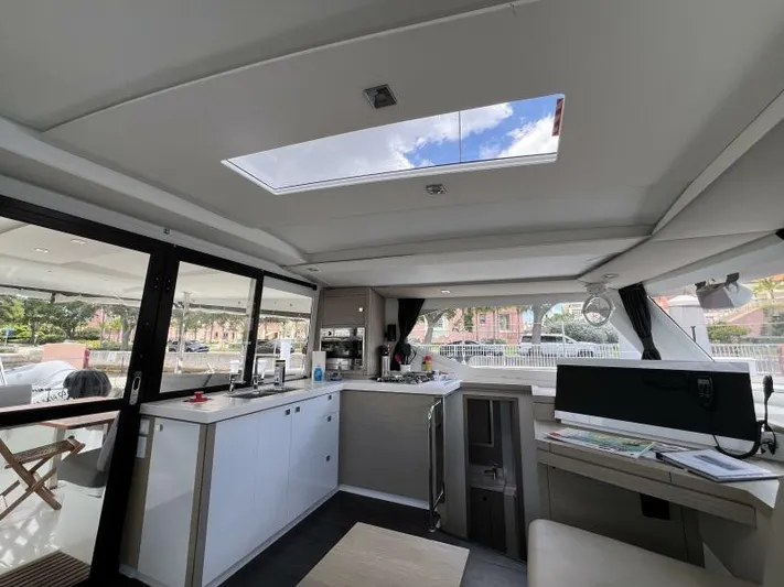 Oasis Yacht Photos Pics 