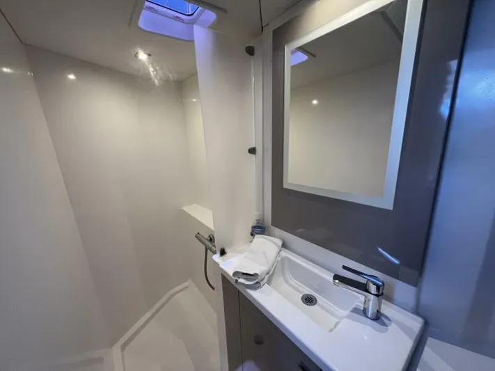 Oasis Yacht Photos Pics 