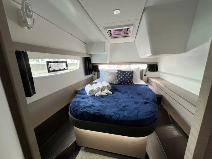 Oasis Yacht Photos Pics 