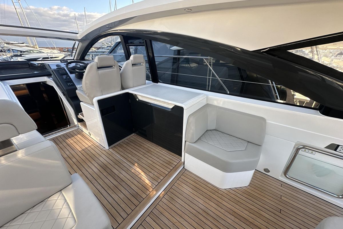 2021 Fairline 46 