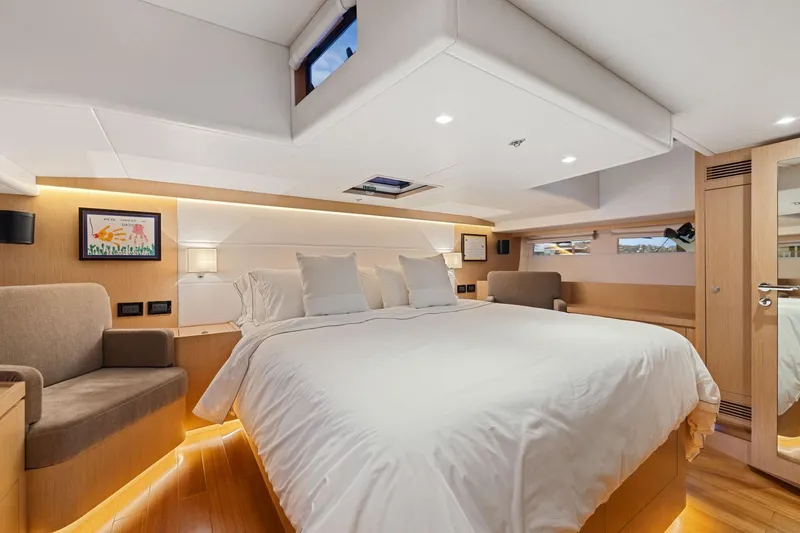No Retreat Yacht Photos Pics Luxurious 2020 Hylas H57 yacht bedroom with modern design and cozy ambiance.