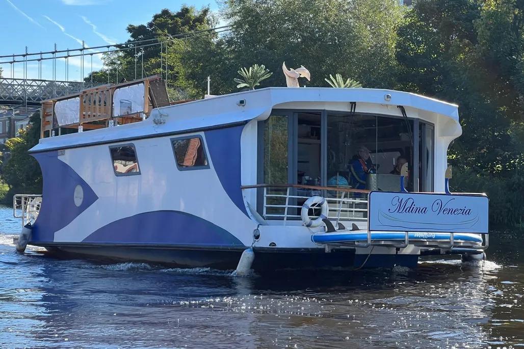2009 Custom Hard Chine Aluminium Houseboat