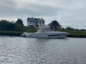 2019 42' Boston Whaler-420 Outrage Hampton Bays, NY, US
