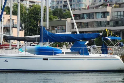 Catalina 320