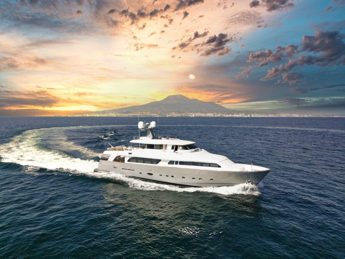 2003 Custom Line 101 