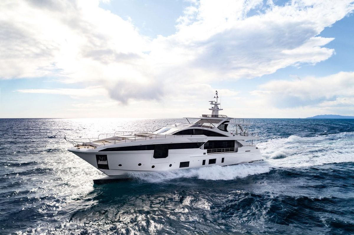 2020 Azimut 114 