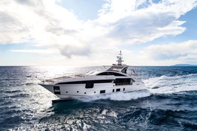 Yacht