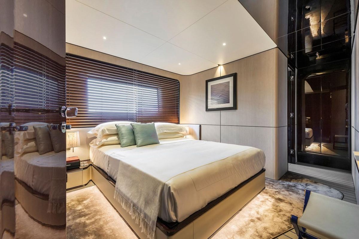 2020 Azimut 114 
