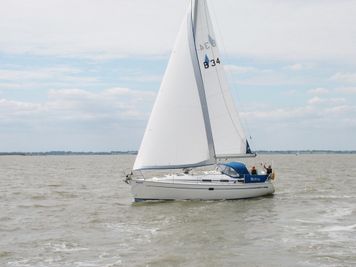 2000 Bavaria 34
