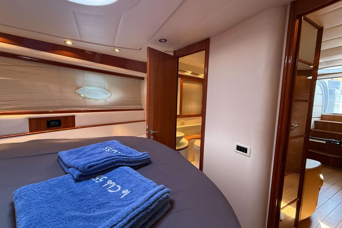 2007 Pershing 49 