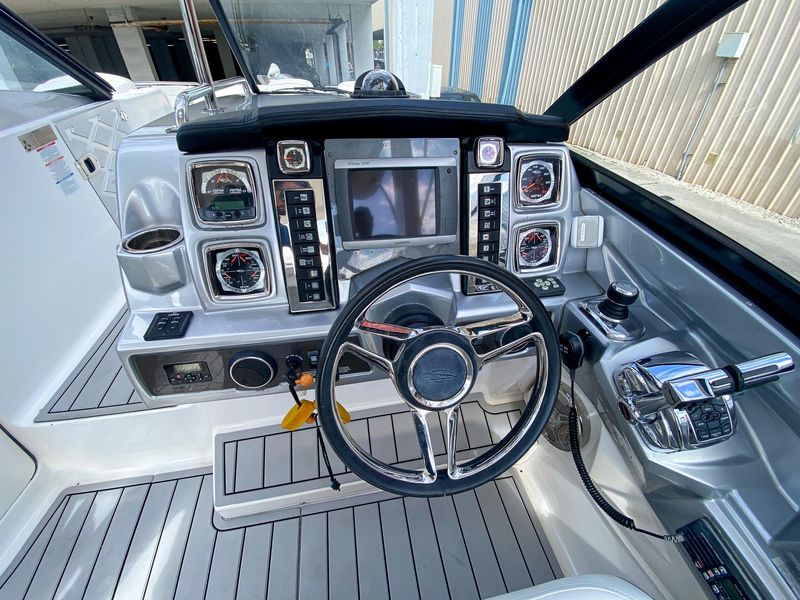 2013 Chaparral 327 SSX