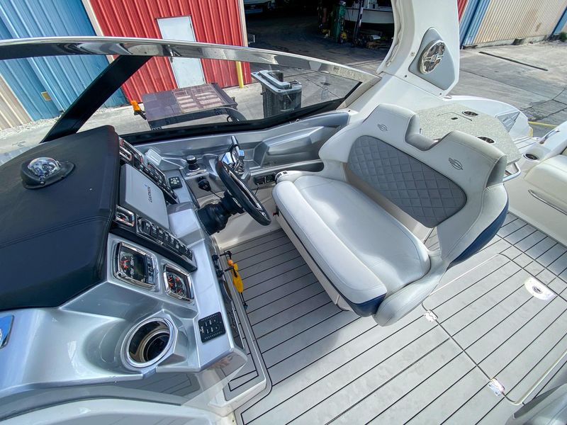 2013 Chaparral 327 SSX