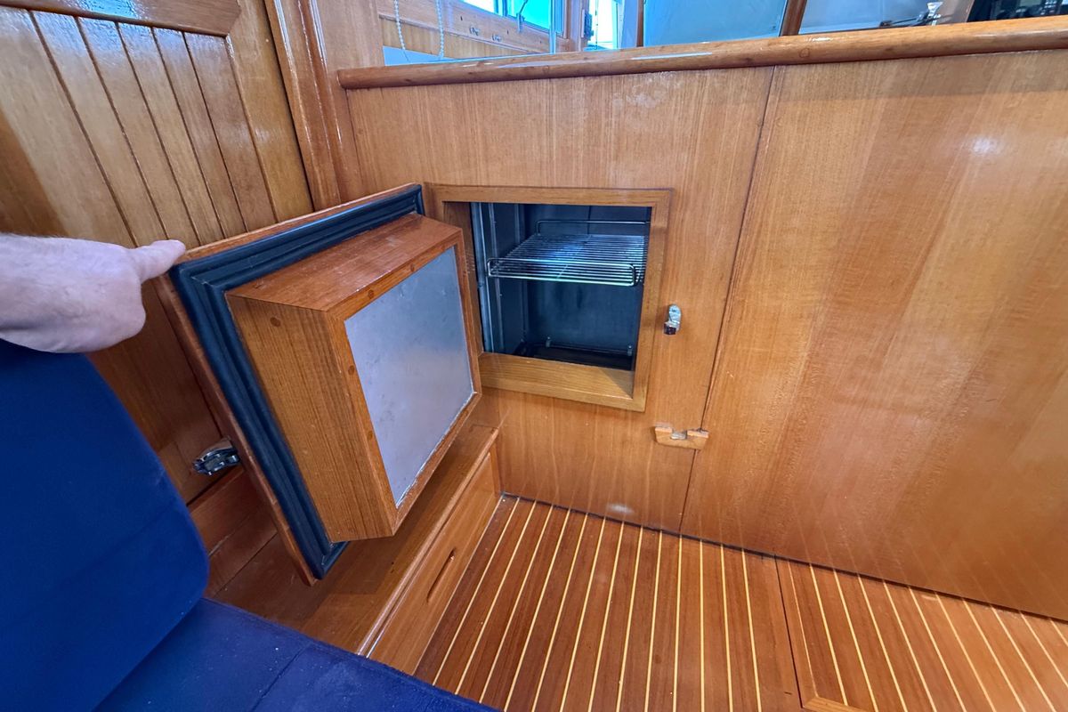 2002 Grand Banks 42 